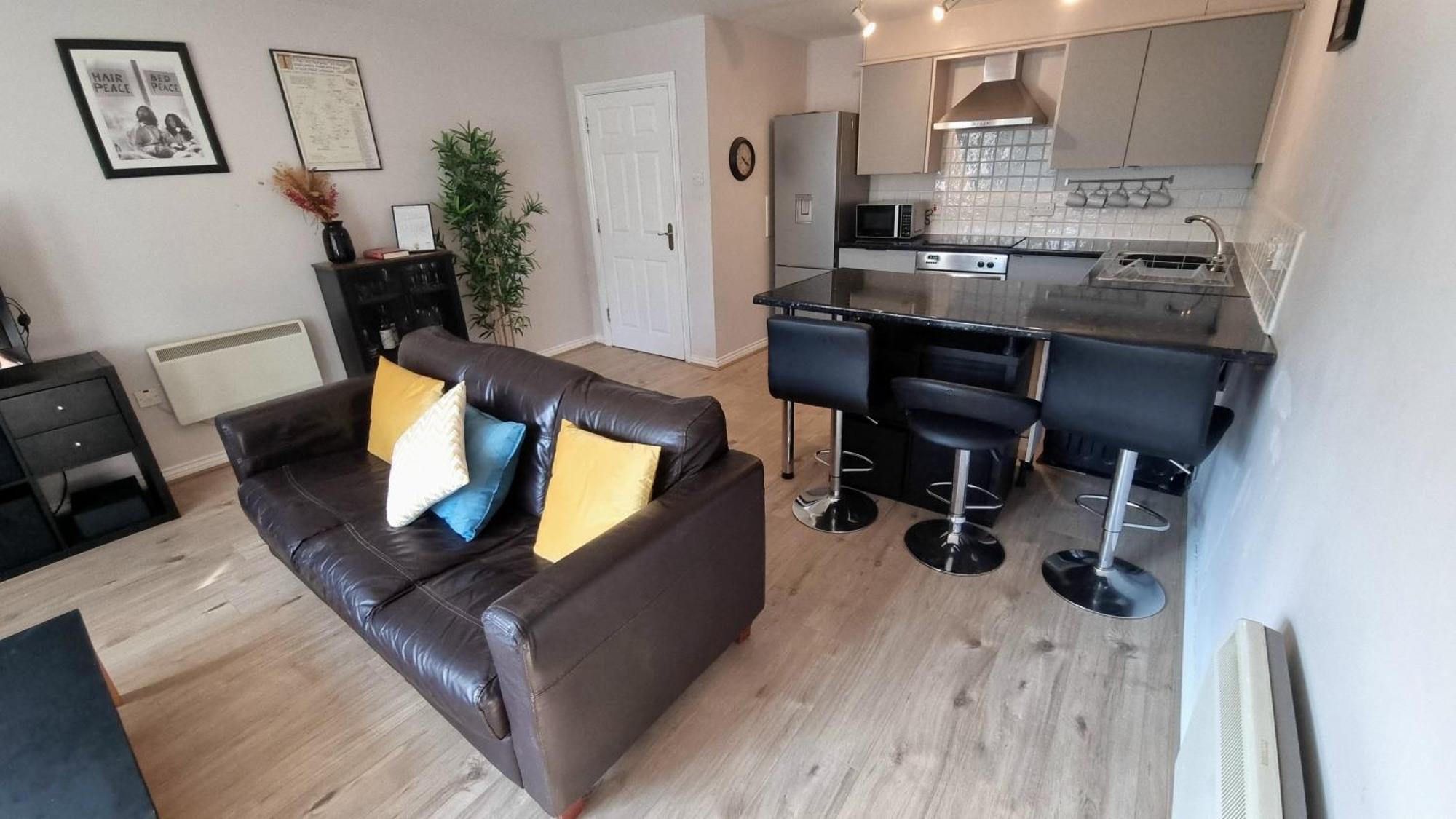Cosy 2Br Modern Apt With Free Parking 利物浦 外观 照片